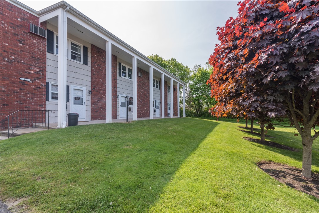 21 Crestview Drive, Unit C Westerly, RI 02891 - Photo 3 of 38