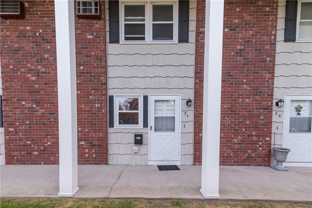 21 Crestview Drive, Unit C Westerly, RI 02891 - Photo 4 of 38