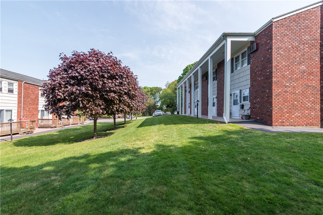 21 Crestview Drive, Unit C Westerly, RI 02891 - Photo 6 of 38