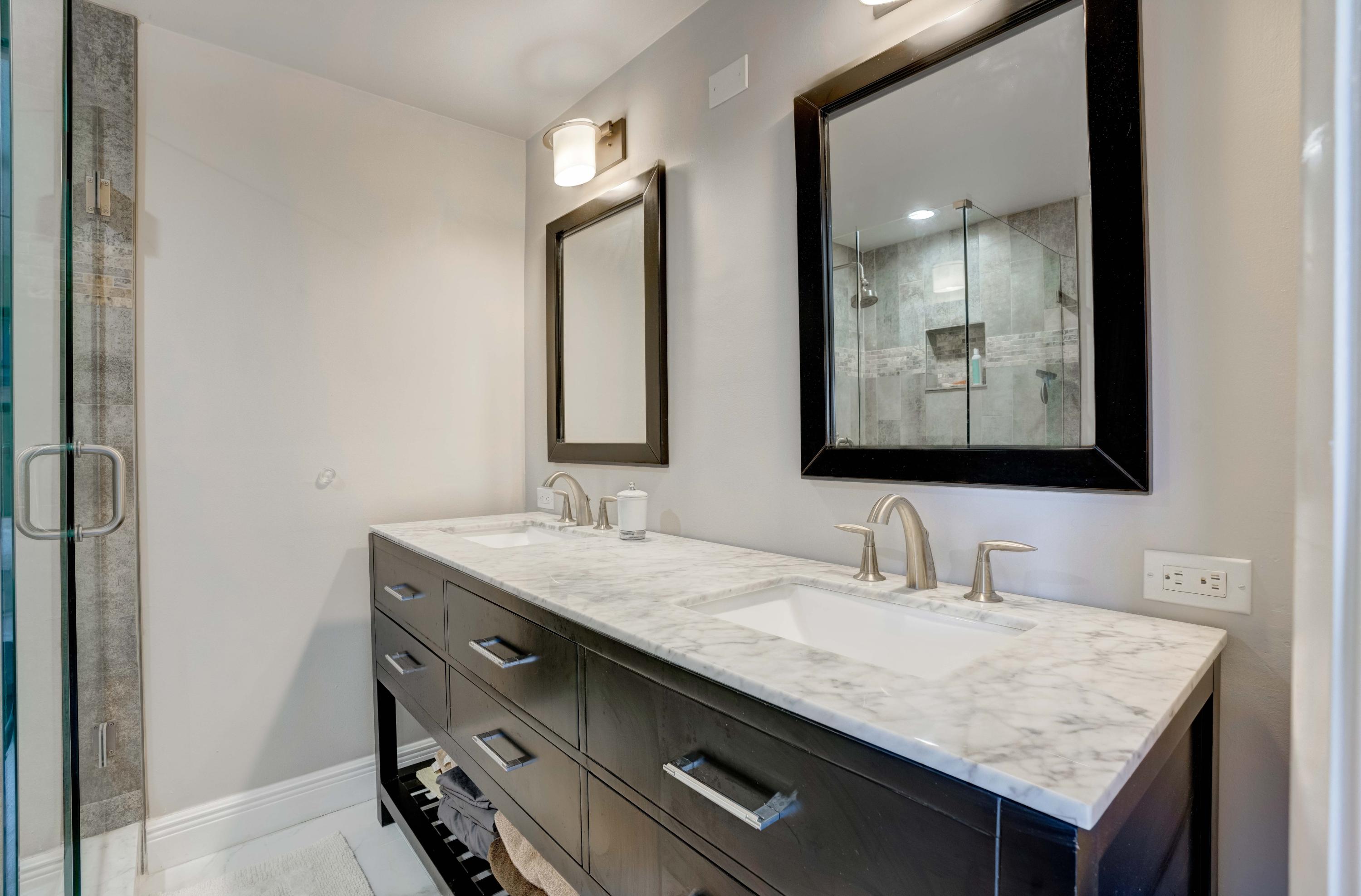 2430 24th Court Jupiter, FL 33477 - Photo 13 of 24 2nd master bath