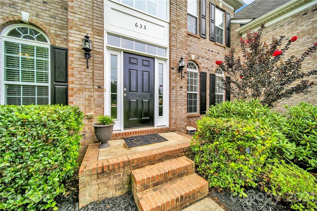 635 Panthers Way Fort Mill, SC 29708 - Photo 4 of 47 a house view with a outdoor space