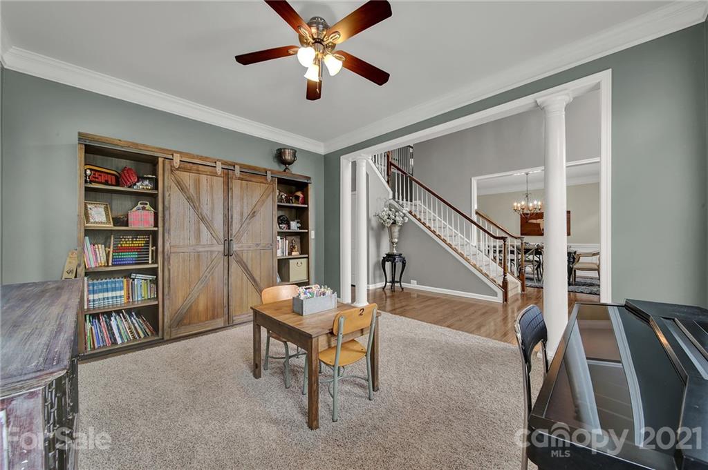 635 Panthers Way Fort Mill, SC 29708 - Photo 8 of 47 a view of a livingroom with furniture and entryway