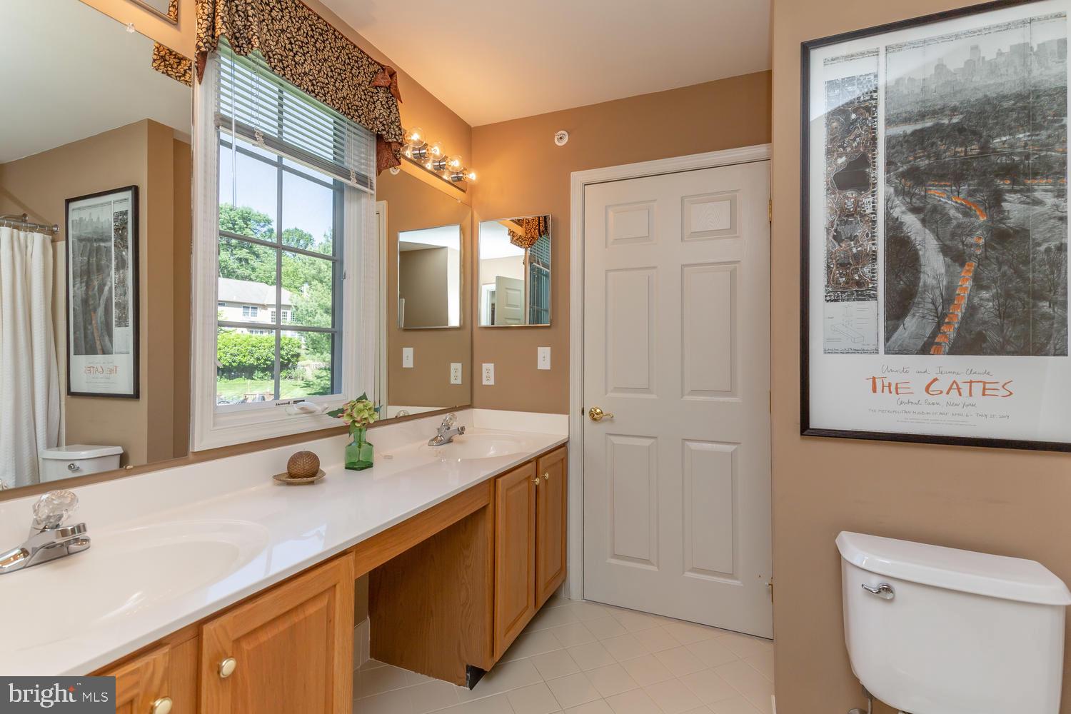 6 Old Forest Road Newtown Square, PA 19073 - Photo 20 of 30 Jack and Jill Bathroom with double vanity
