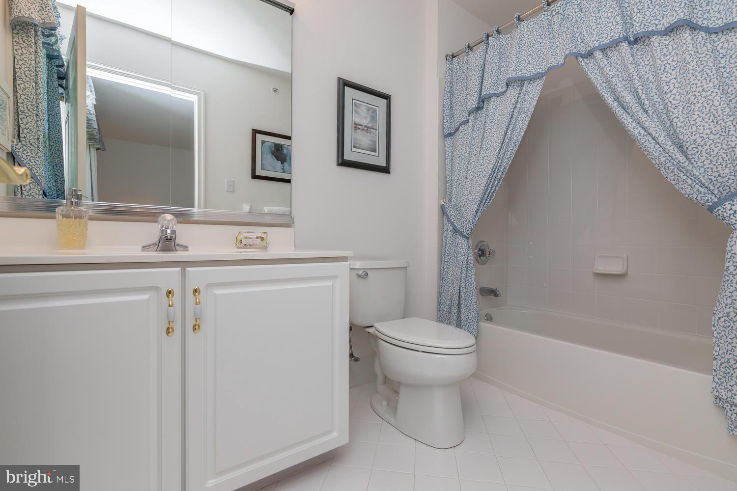 6 Old Forest Road Newtown Square, PA 19073 - Photo 23 of 30 Bedroom 4 En-suite bathroom