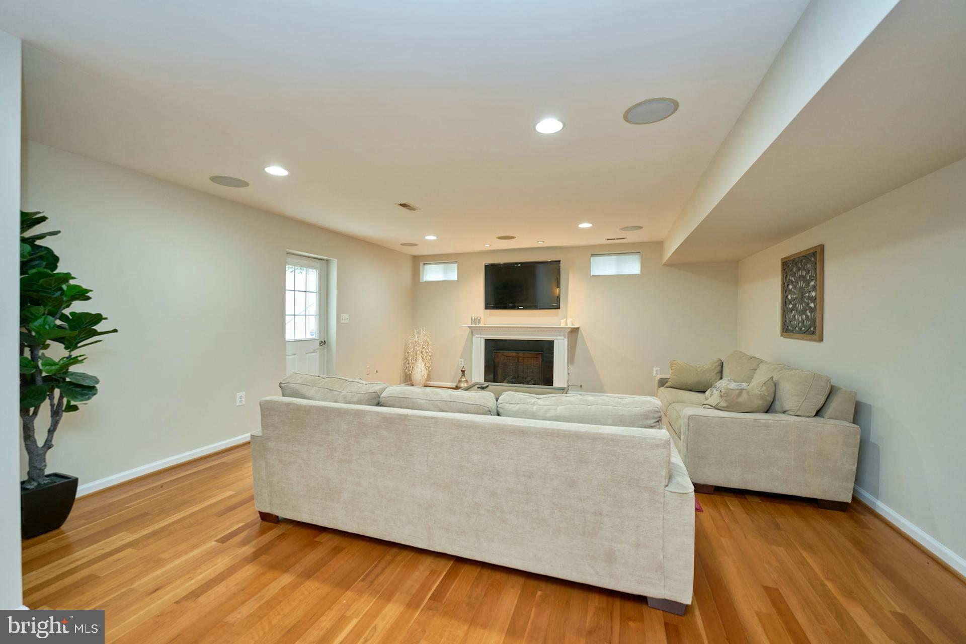 413 Adahi Road Southeast Vienna, VA 22180 - Photo 40 of 62 Gallery Image 40