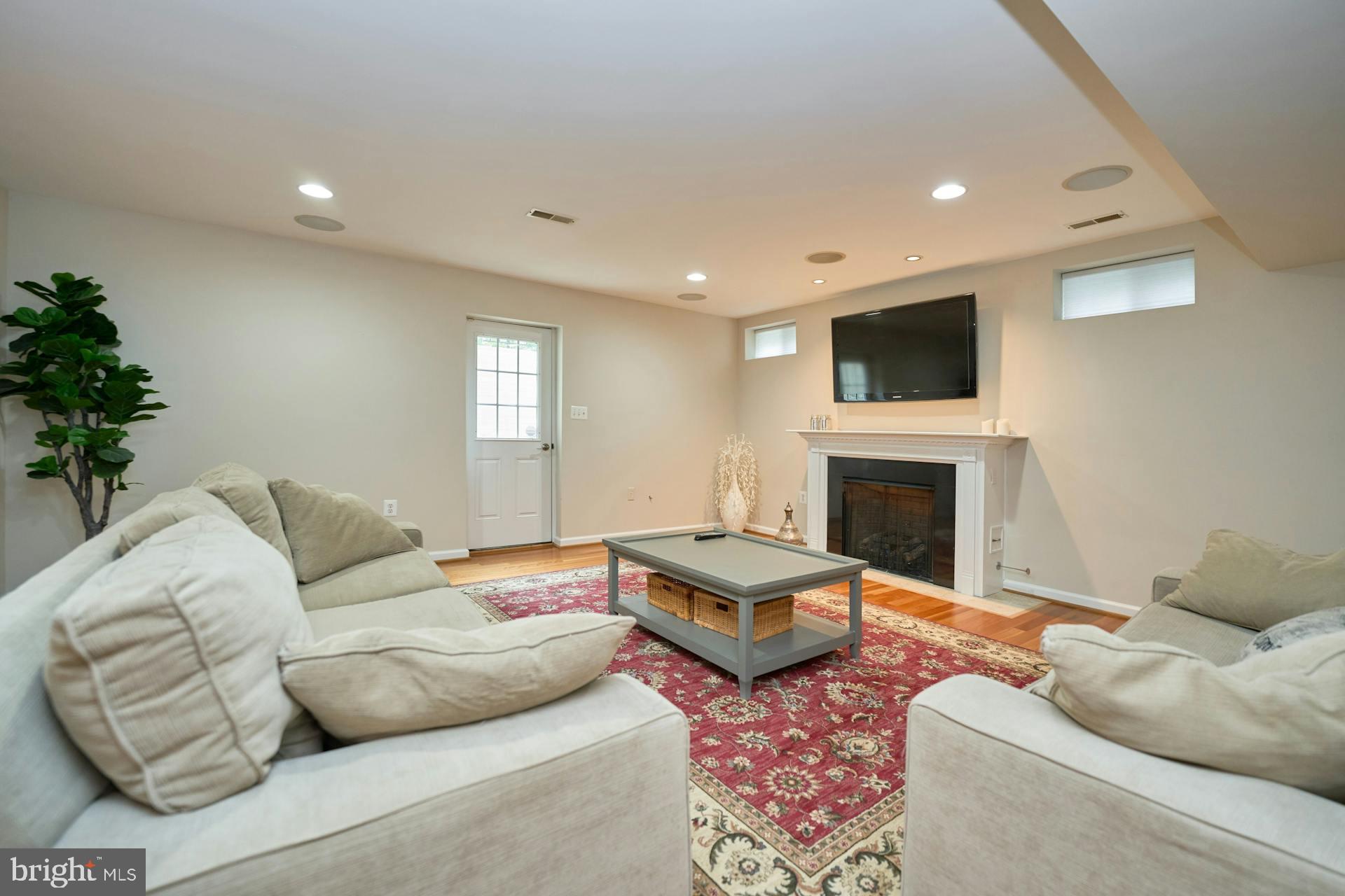 413 Adahi Road Southeast Vienna, VA 22180 - Photo 41 of 62 Gallery Image 41
