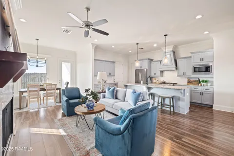 $310,000 | 108 Harvey Cay Lane, Youngsville, LA 70592