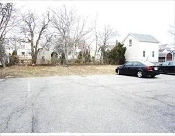 $2,300 | 353 Medford Street, Unit 1, Malden, MA 02148