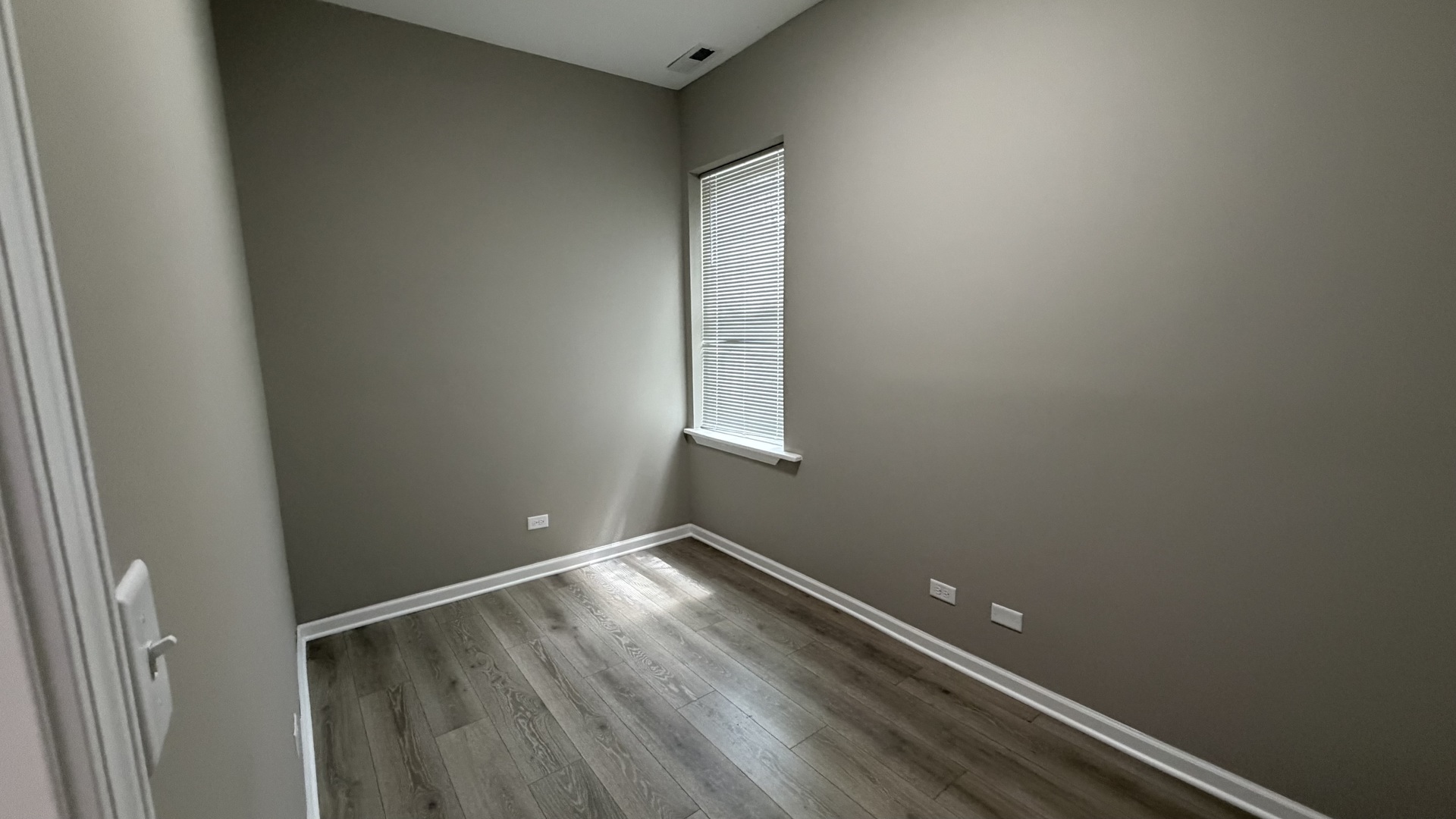 5344 South Aberdeen Street, Unit 1 Chicago, IL 60609 - Photo 16 of 17 a view of room with window