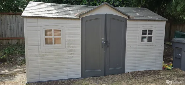 $3,300 | 12053 70th Avenue South, Seattle, WA 98178