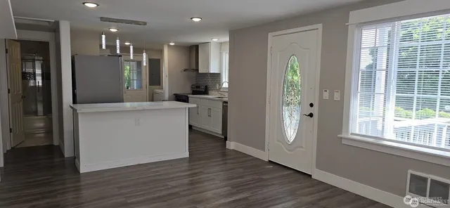 $3,300 | 12053 70th Avenue South, Seattle, WA 98178