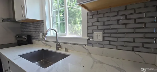 $3,300 | 12053 70th Avenue South, Seattle, WA 98178