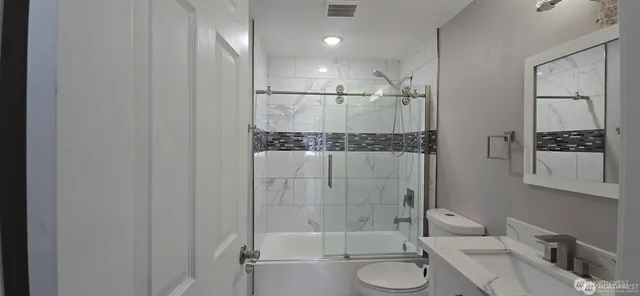 $3,300 | 12053 70th Avenue South, Seattle, WA 98178