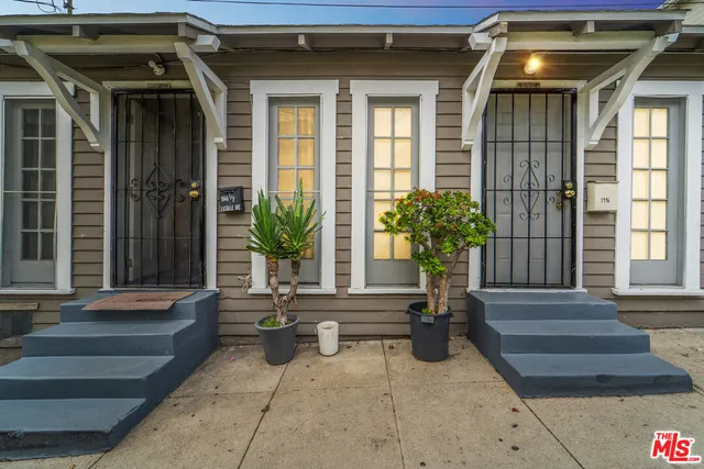 a view of outdoor space of the house