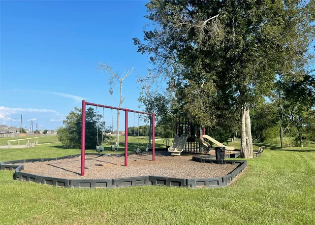 $380,881 | 4703 Bay Vista Drive, Baytown, TX 77523