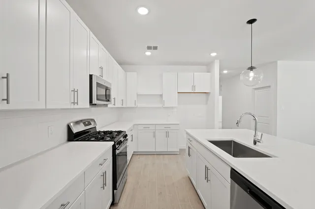 $380,881 | 4703 Bay Vista Drive, Baytown, TX 77523