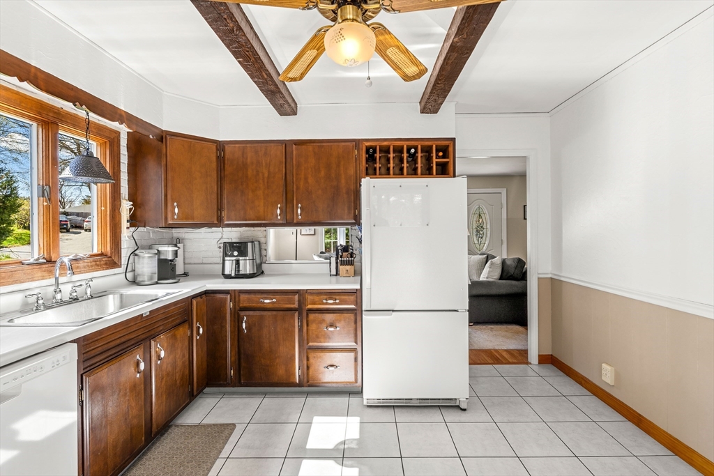 5 Pershing Avenue Acushnet, MA 02743 - Photo 6 of 33