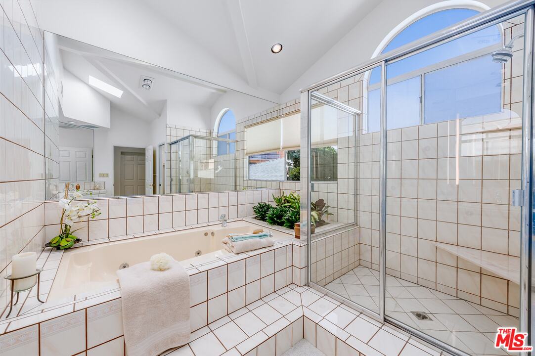 7818 West 79th Street Playa del Rey, CA 90293 - Photo 13 of 27 Gallery Image 13