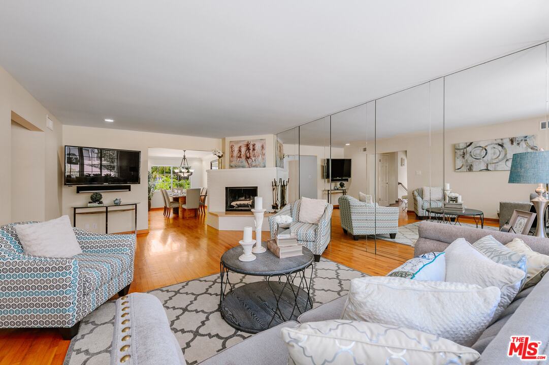 7818 West 79th Street Playa del Rey, CA 90293 - Photo 4 of 27 Gallery Image 4