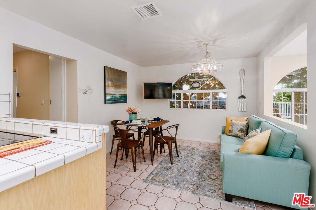 7818 West 79th Street Playa del Rey, CA 90293 - Photo 8 of 27 Gallery Image 8