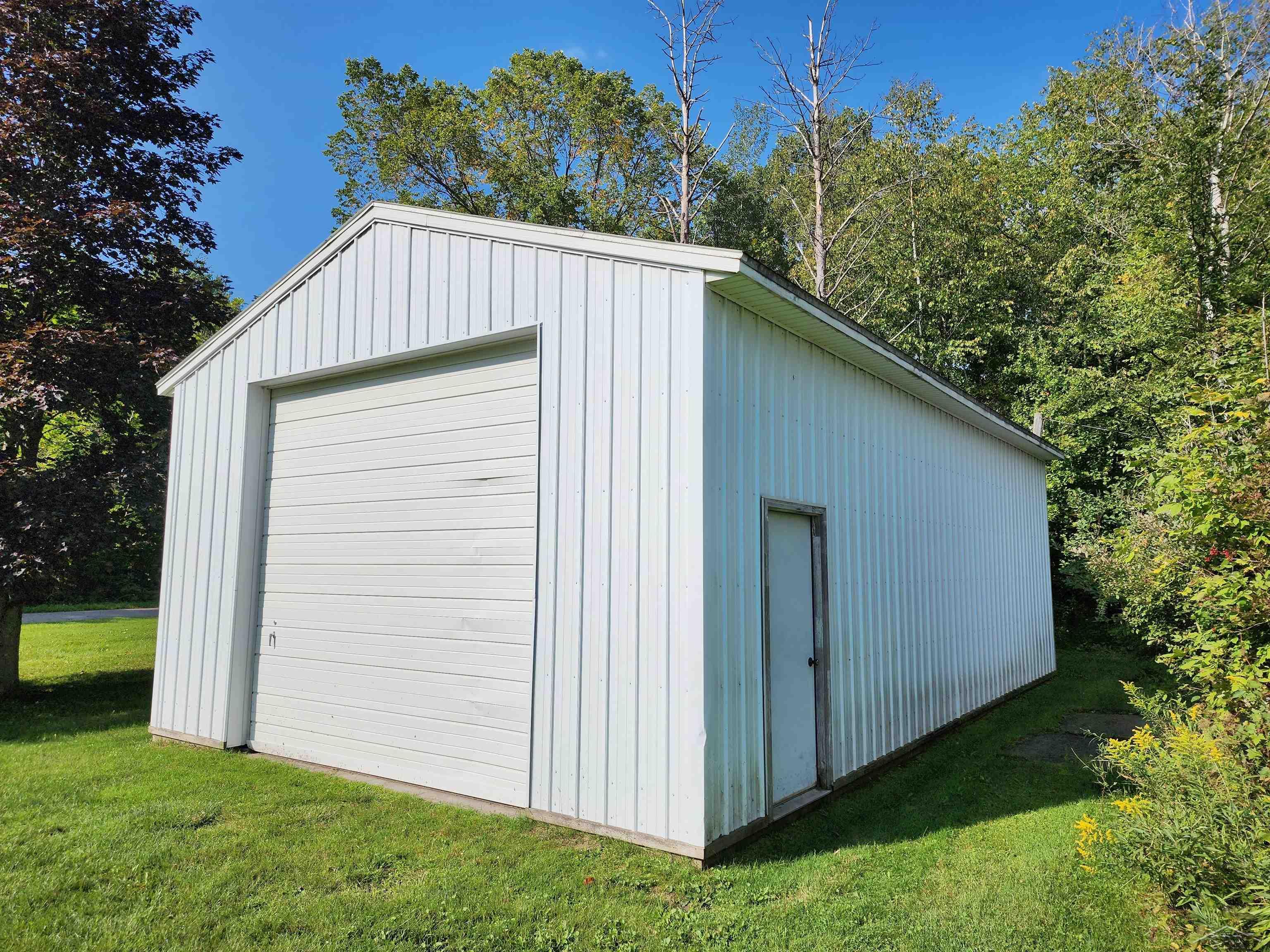 3954 South Merrill Road Merrill, MI 48637 - Photo 18 of 36 50121133-17.JPG