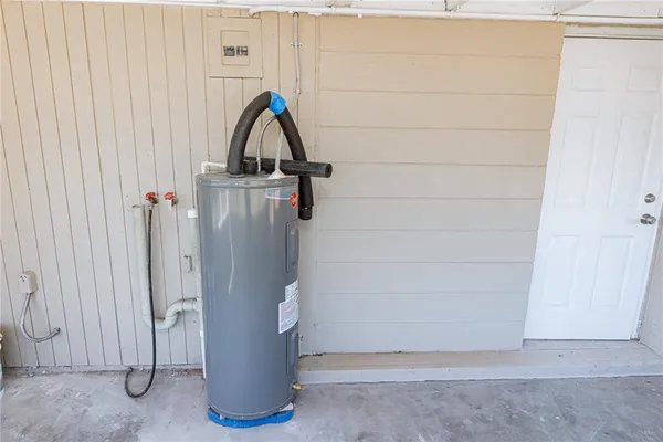 $2,400 | 8717 91st Terrace, Seminole, FL 33777