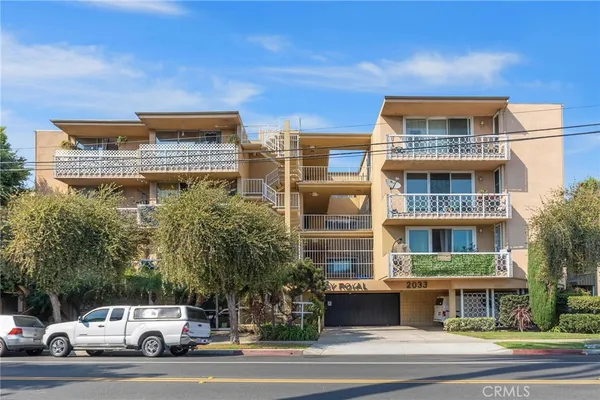 $2,750 | 2033 East 3rd Street, Long Beach, CA 90814