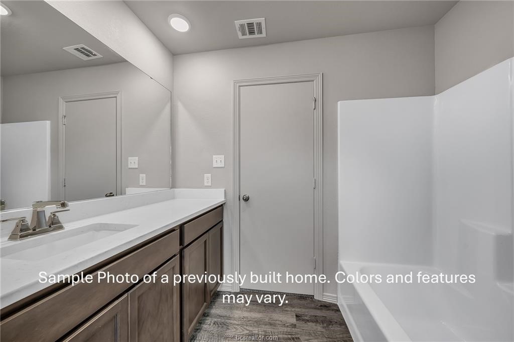 1629 Lucky Street Bryan, TX 77803 - Photo 8 of 12 **Photos are sample photos of similar plan. Colors and features might vary**