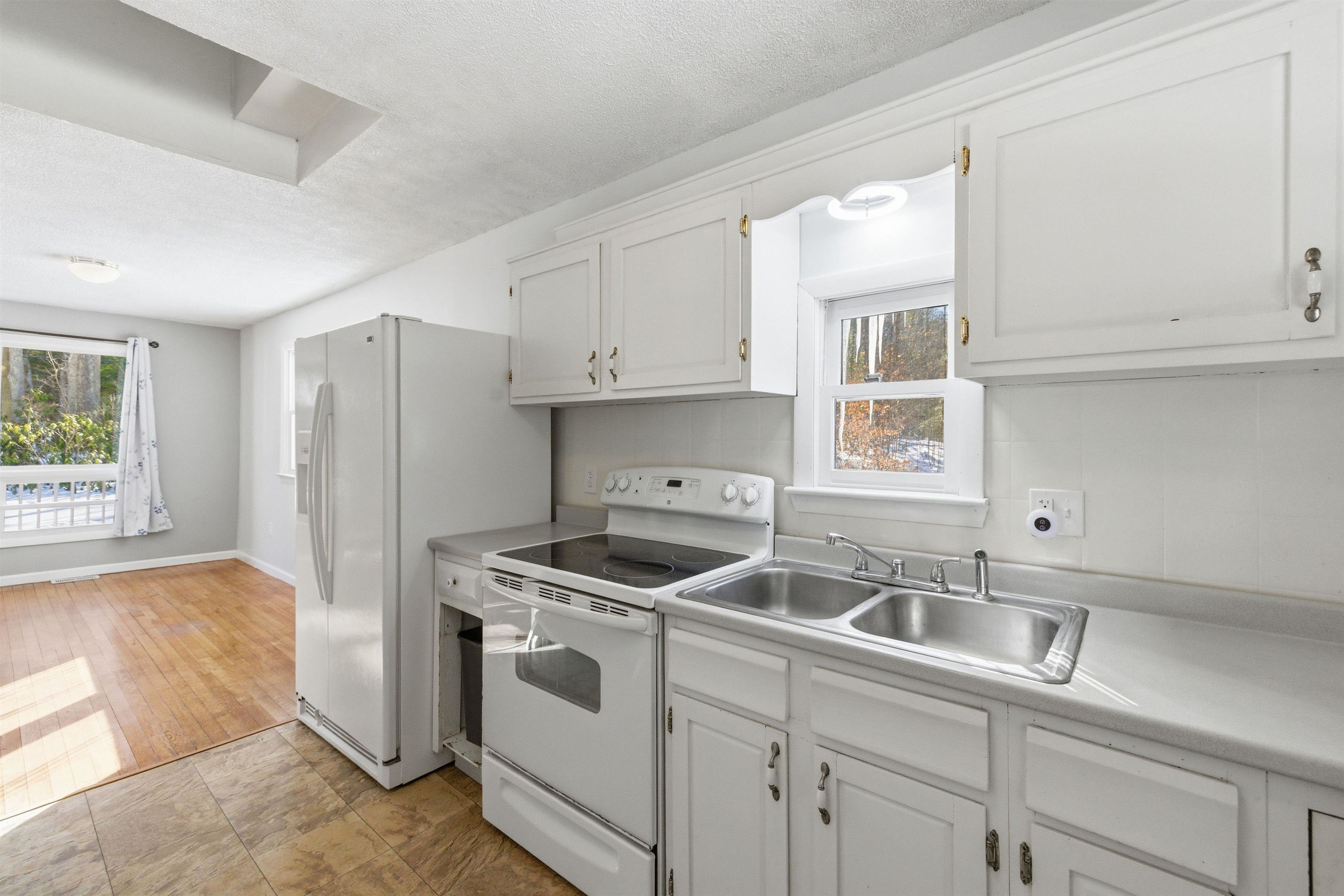 438 Bay Hill Road Northfield, NH 03276 - Photo 2 of 44