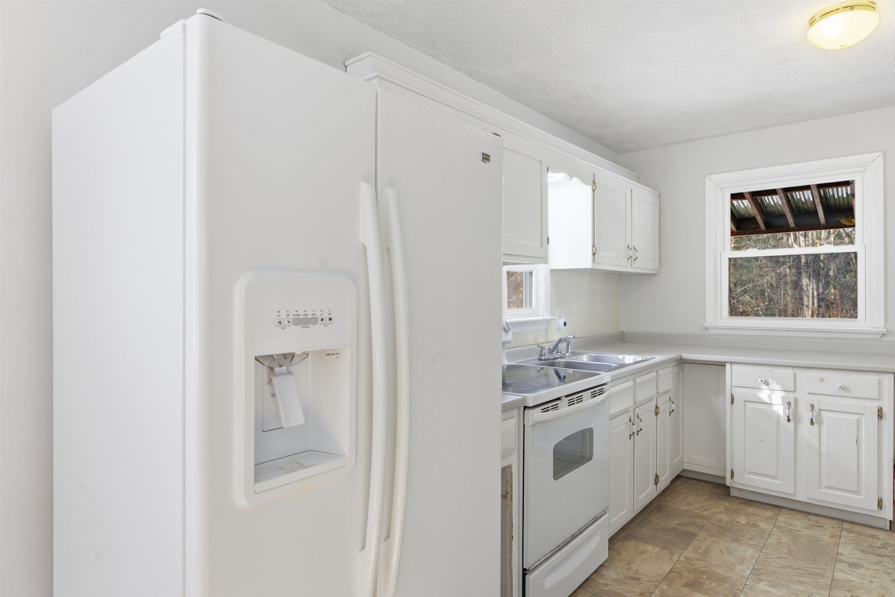 438 Bay Hill Road Northfield, NH 03276 - Photo 3 of 44