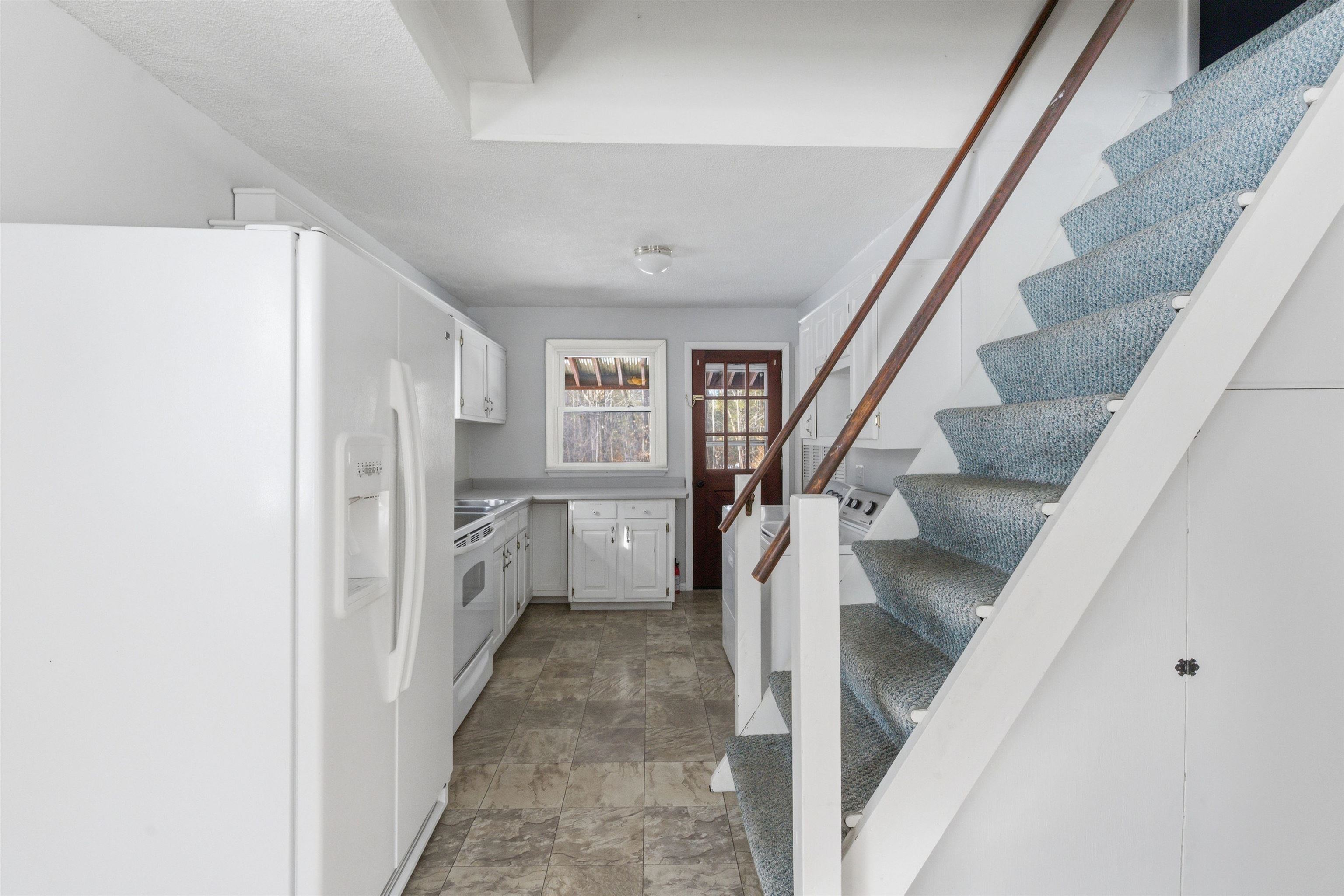 438 Bay Hill Road Northfield, NH 03276 - Photo 6 of 44