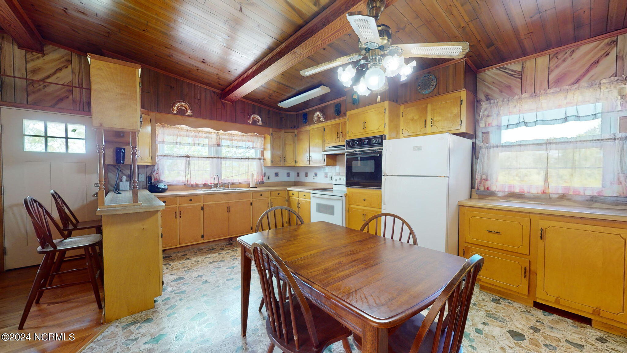 1154 Merrimon Road Beaufort, NC 28516 - Photo 17 of 46 Kitchen with Plentiful Cabinetry/Storage