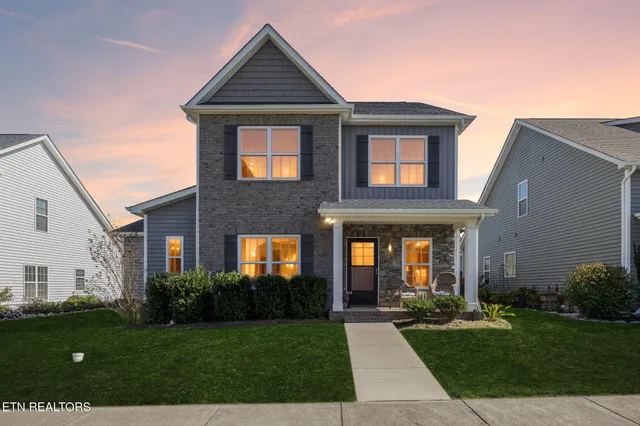 $399,900 | 106 East Elderberry Street, Oak Ridge, TN 37830