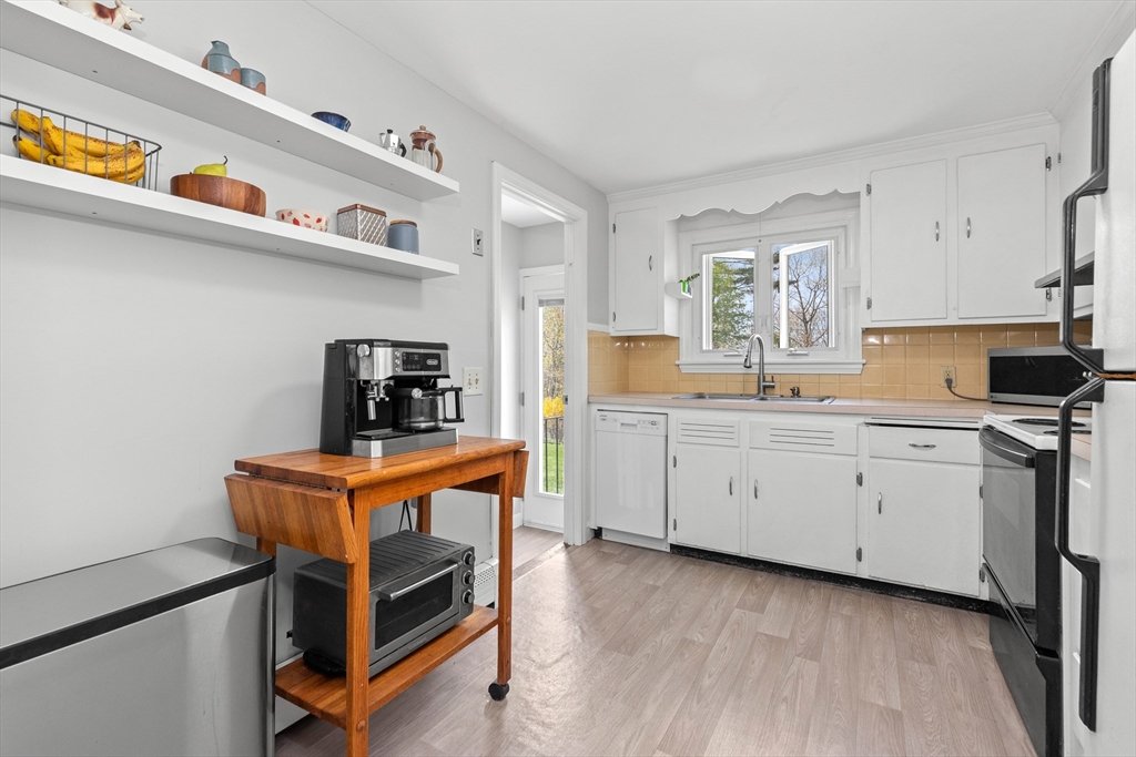 77 High Street Topsfield, MA 01983 - Photo 15 of 33 Gallery Image 15