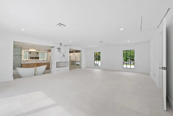 $1,699,000 | 391 West Riverside Drive, Tequesta, FL 33469