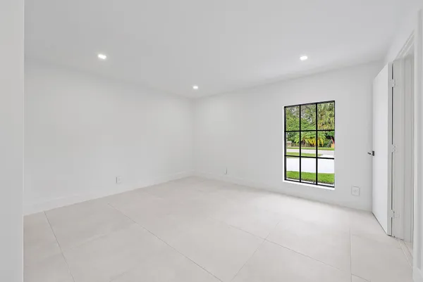 $1,699,000 | 391 West Riverside Drive, Tequesta, FL 33469