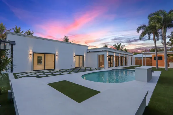 $1,699,000 | 391 West Riverside Drive, Tequesta, FL 33469