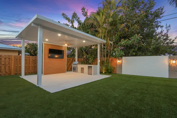 $1,699,000 | 391 West Riverside Drive, Tequesta, FL 33469