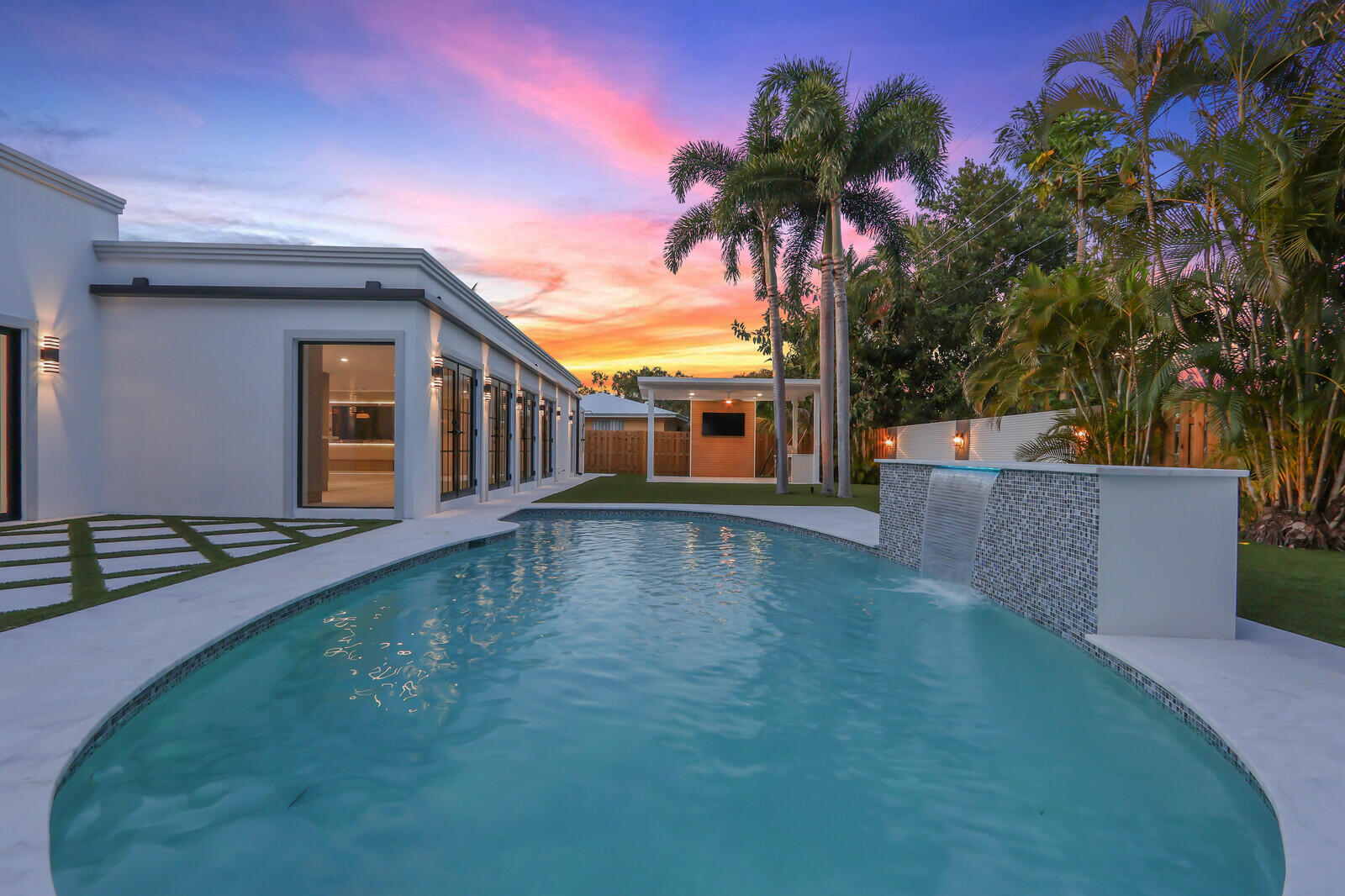 391 West Riverside Drive Tequesta, FL 33469 - Photo 42 of 49 09_Twilight_9_mls