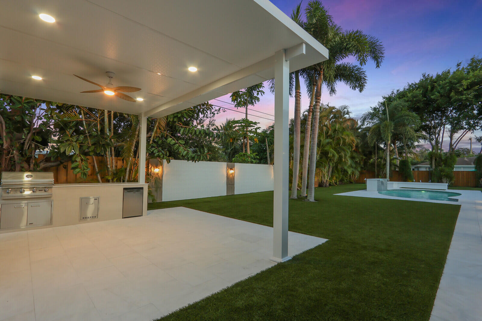 391 West Riverside Drive Tequesta, FL 33469 - Photo 44 of 49 12_Twilight_12_mls