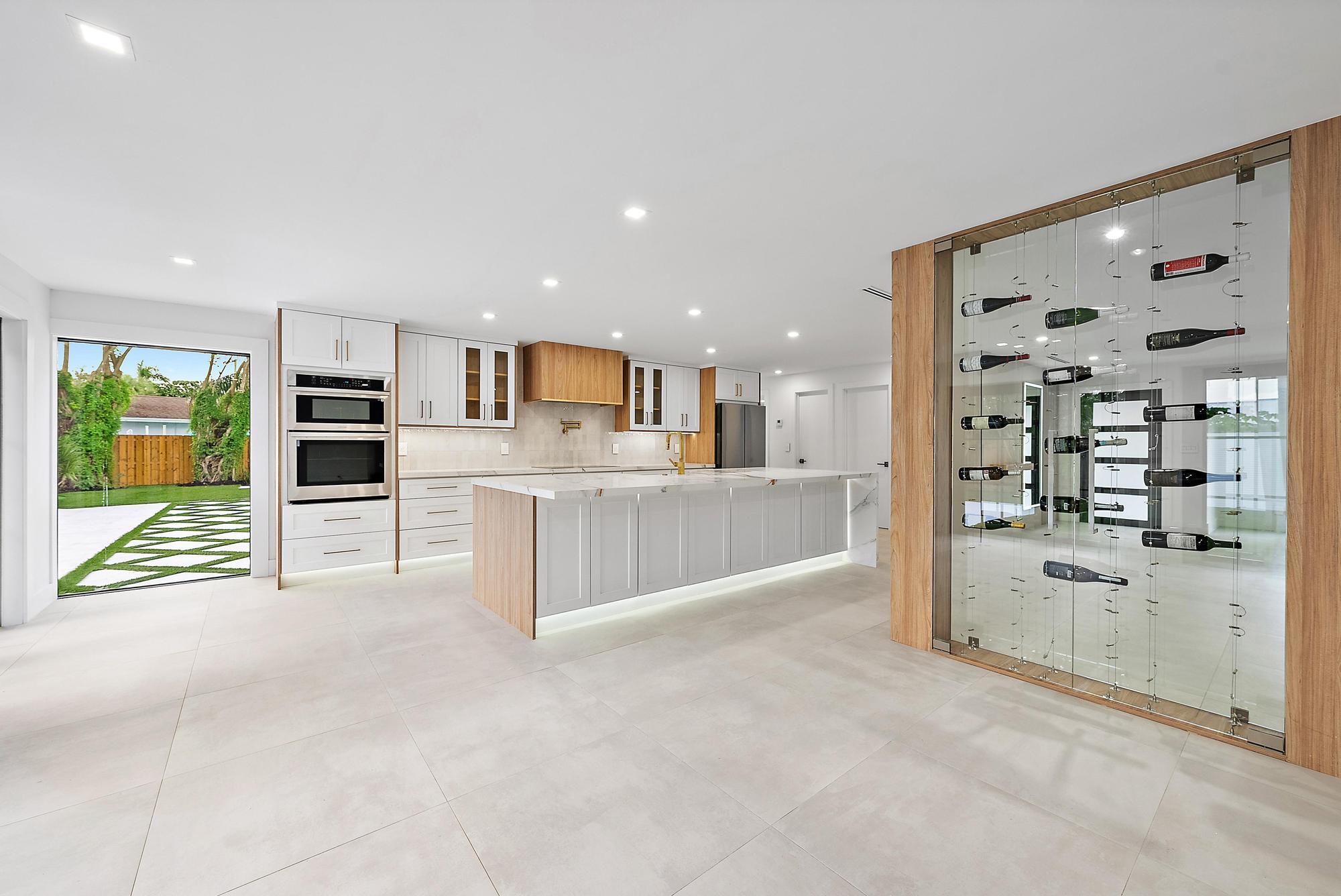 391 West Riverside Drive Tequesta, FL 33469 - Photo 6 of 49 391 W Riverside Dr-35