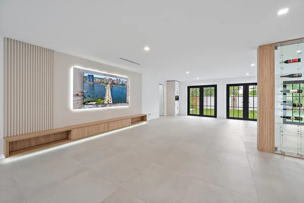 $1,699,000 | 391 West Riverside Drive, Tequesta, FL 33469