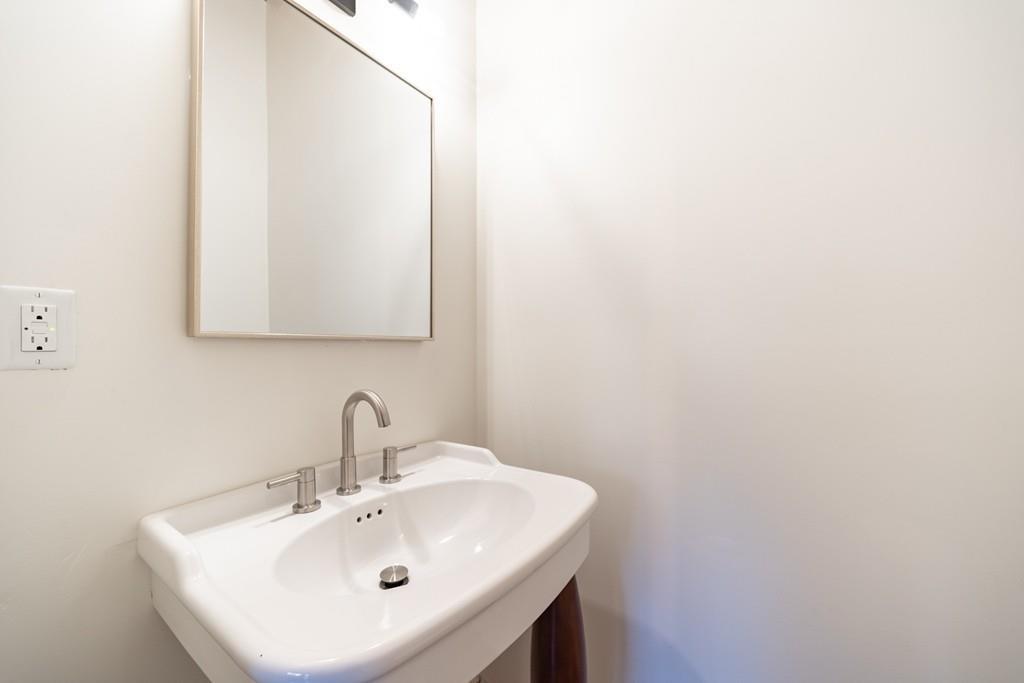11 Hidden Ledge Road Manchester, MA 01944 - Photo 28 of 31 Gallery Image 28