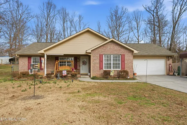 $385,000 | 3927 Glen Oaks Drive, Maryville, TN 37804