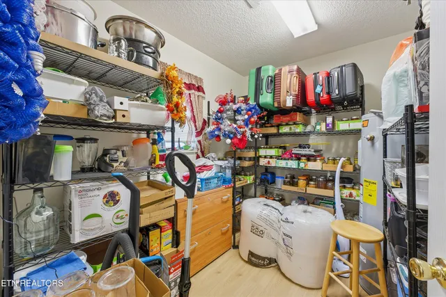 $385,000 | 3927 Glen Oaks Drive, Maryville, TN 37804