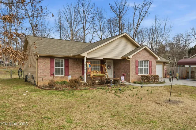 $385,000 | 3927 Glen Oaks Drive, Maryville, TN 37804