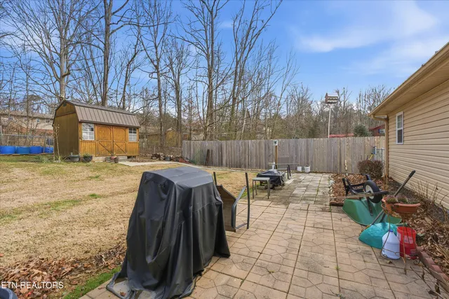 $385,000 | 3927 Glen Oaks Drive, Maryville, TN 37804