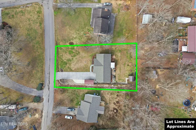 $385,000 | 3927 Glen Oaks Drive, Maryville, TN 37804