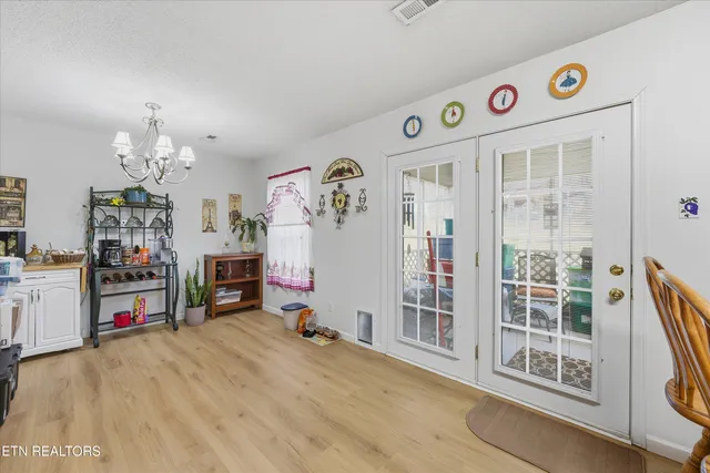 $385,000 | 3927 Glen Oaks Drive, Maryville, TN 37804