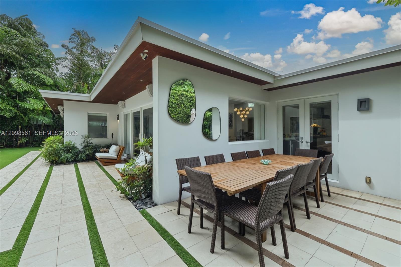 5815 North Bay Road Miami Beach, FL 33140 - Photo 2 of 28 Gallery Image 2